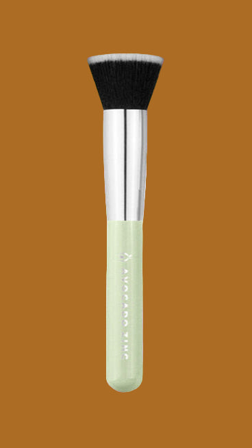 an image of an SPF brush, good for low-tox gifts, cosmetics, make-up